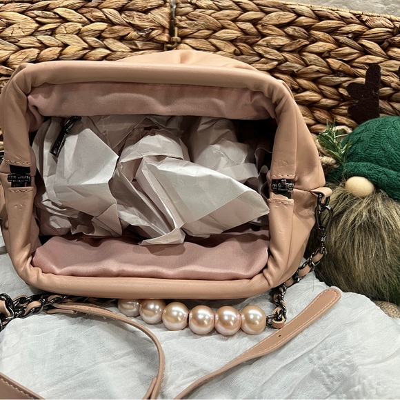 Badgley Mischka Blush Vegan Leather Bag - Picture 4 of 11